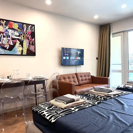 Miramar Front Family Deluxe No Swim Pool Access Napospart