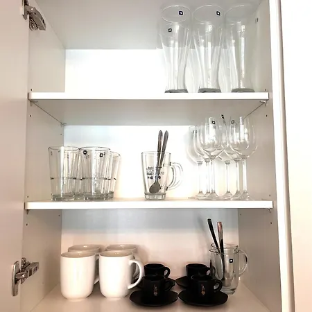 Apartman Miramar Front Family Deluxe No Swim Pool Access