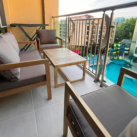 Apartman Miramar Front Family Deluxe No Swim Pool Access