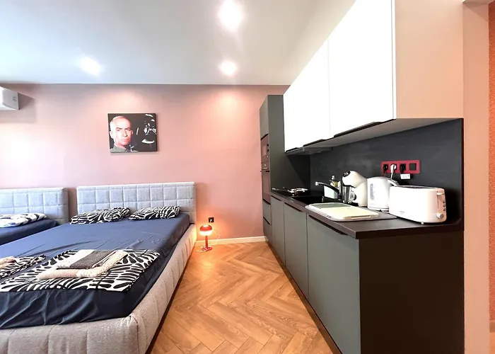 Miramar Front Family Deluxe No Swim Pool Access