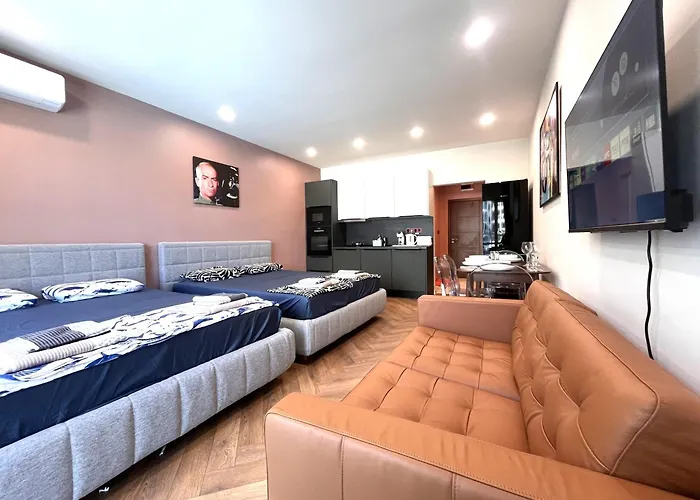 Miramar Front Family Deluxe No Swim Pool Access Lägenhet Slăntjev Brjag