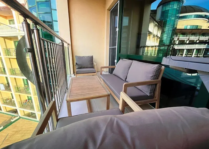 Lägenhet Miramar Front Family Deluxe No Swim Pool Access