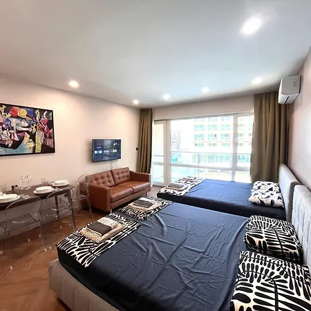 Miramar Front Family Deluxe No Swim Pool Access شقة *