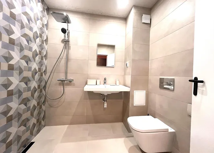 Апартамент Miramar Front Family Deluxe No Swim Pool Access *