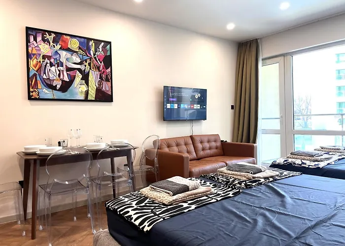 Miramar Front Family Deluxe No Swim Pool Access ساني بيتش