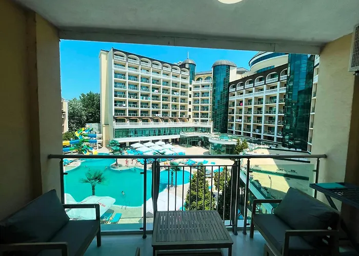 Miramar Front Family Deluxe No Swim Pool Access 公寓