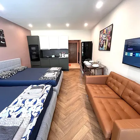 Miramar Front Self Catering Family Deluxe *