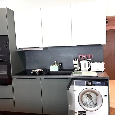 Miramar Front Family Deluxe No Swim Pool Access * 써니비치