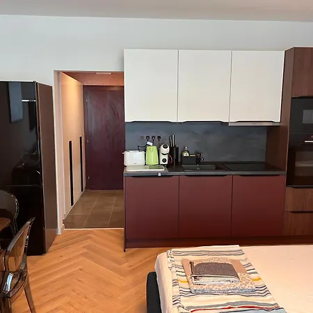 Miramar Front Self Catering Family Deluxe *