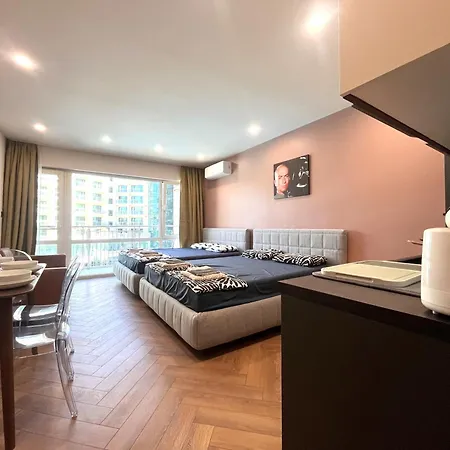 Miramar Front Family Deluxe No Swim Pool Access 써니비치