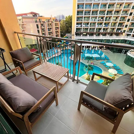 Miramar Front Self Catering Family Deluxe *